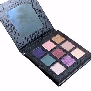 Catwoman Small Eyeshadow Palette, Revolution, 9 Shades, Mattes Shimmer, New Nwob